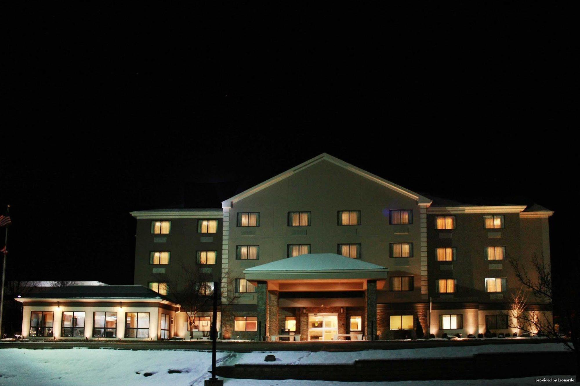 Comfort Inn & Suites Copley Akron Exterior foto